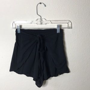 Black skort w/tie waist